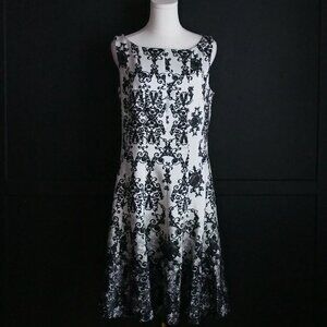 Taylor | Beautiful Shimmery Black & Off-White Classic Sleeveless Dress